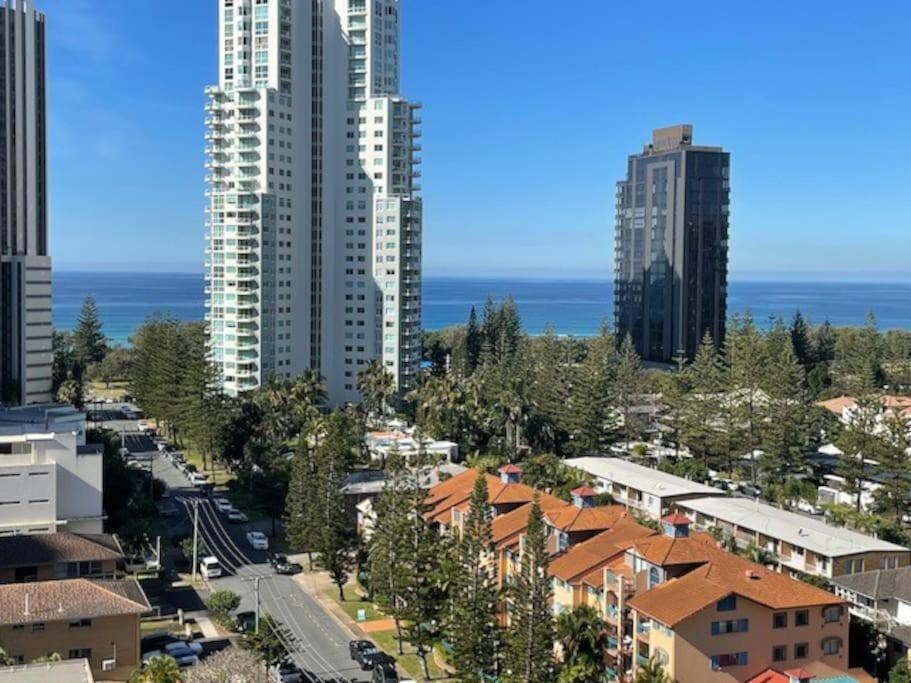 Broadbeach Apartment Level 10 With Beach Views Guldkusten Exteriör bild