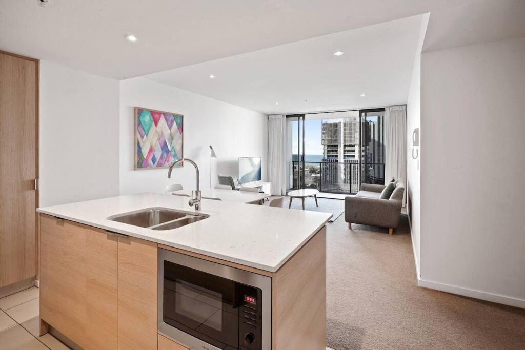 Broadbeach Apartment Level 10 With Beach Views Guldkusten Exteriör bild