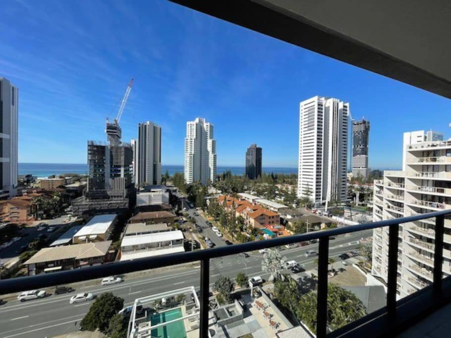Broadbeach Apartment Level 10 With Beach Views Guldkusten Exteriör bild