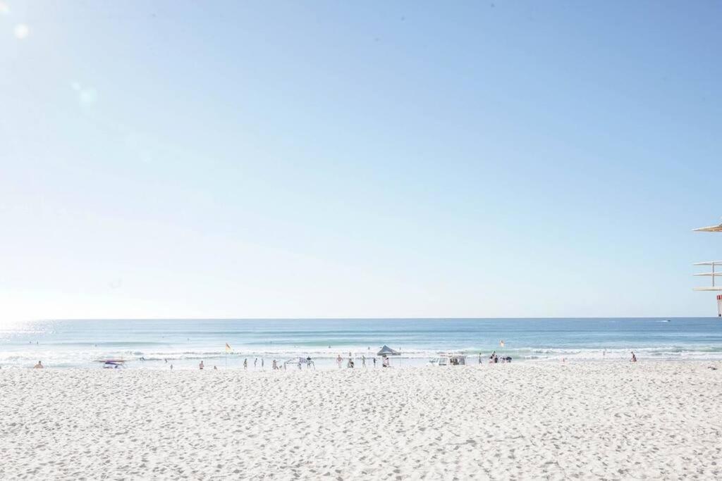 Broadbeach Apartment Level 10 With Beach Views Guldkusten Exteriör bild